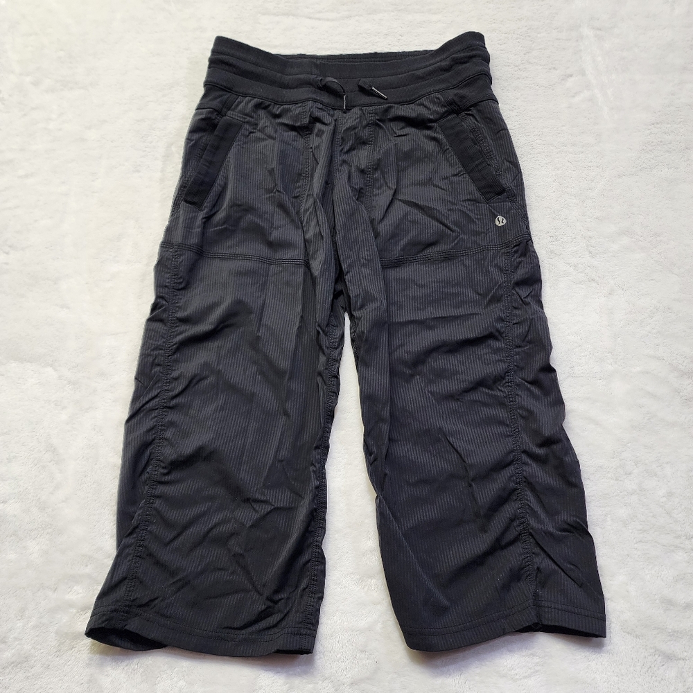 Lululemon Women's Black Dance Studio Crop Size 6